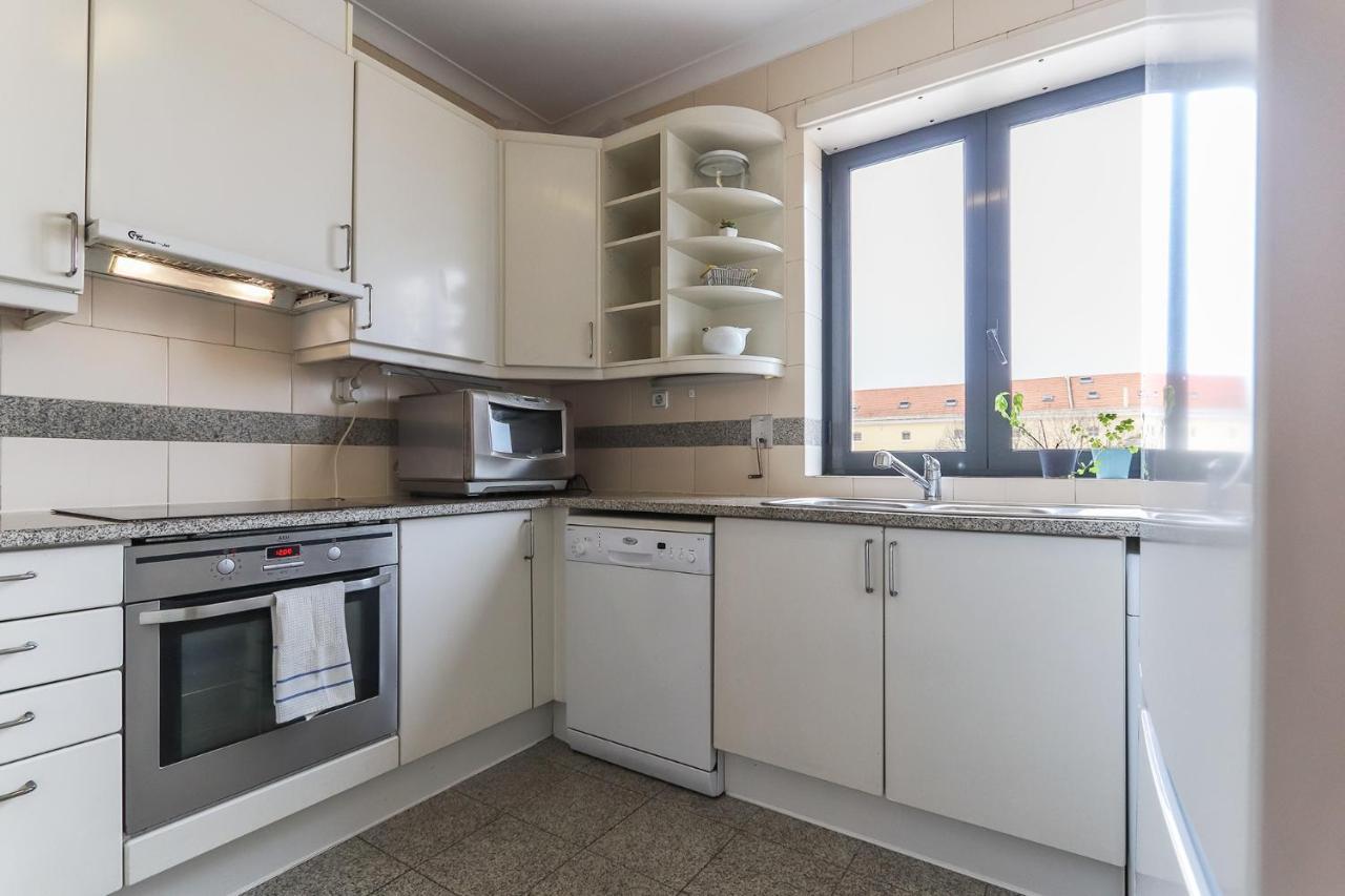 Vita Portucale ! Modern Apartment With Garage Лиссабон Экстерьер фото