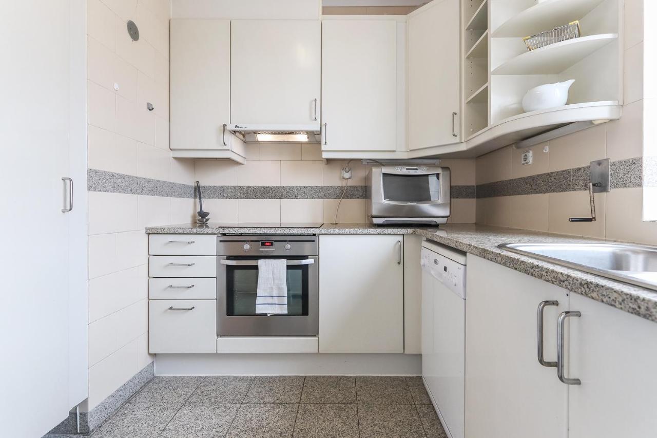Vita Portucale ! Modern Apartment With Garage Лиссабон Экстерьер фото